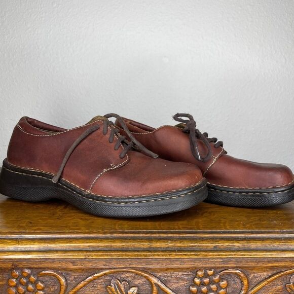 Cabelas Leather Shoes - Picture 2 of 9